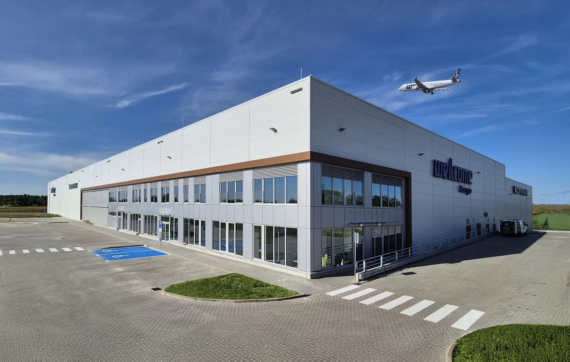 Partners Group and Peakside complete City Point Okęcie for Welcome Airport Services